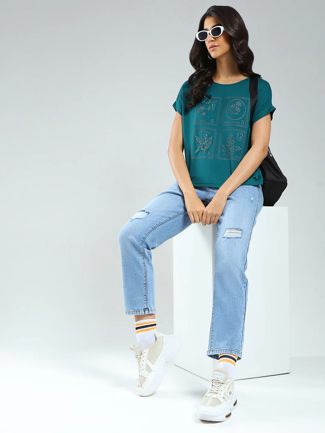 Women Teal Blue Printed Round Neck Half Sleeve Top - Image 2