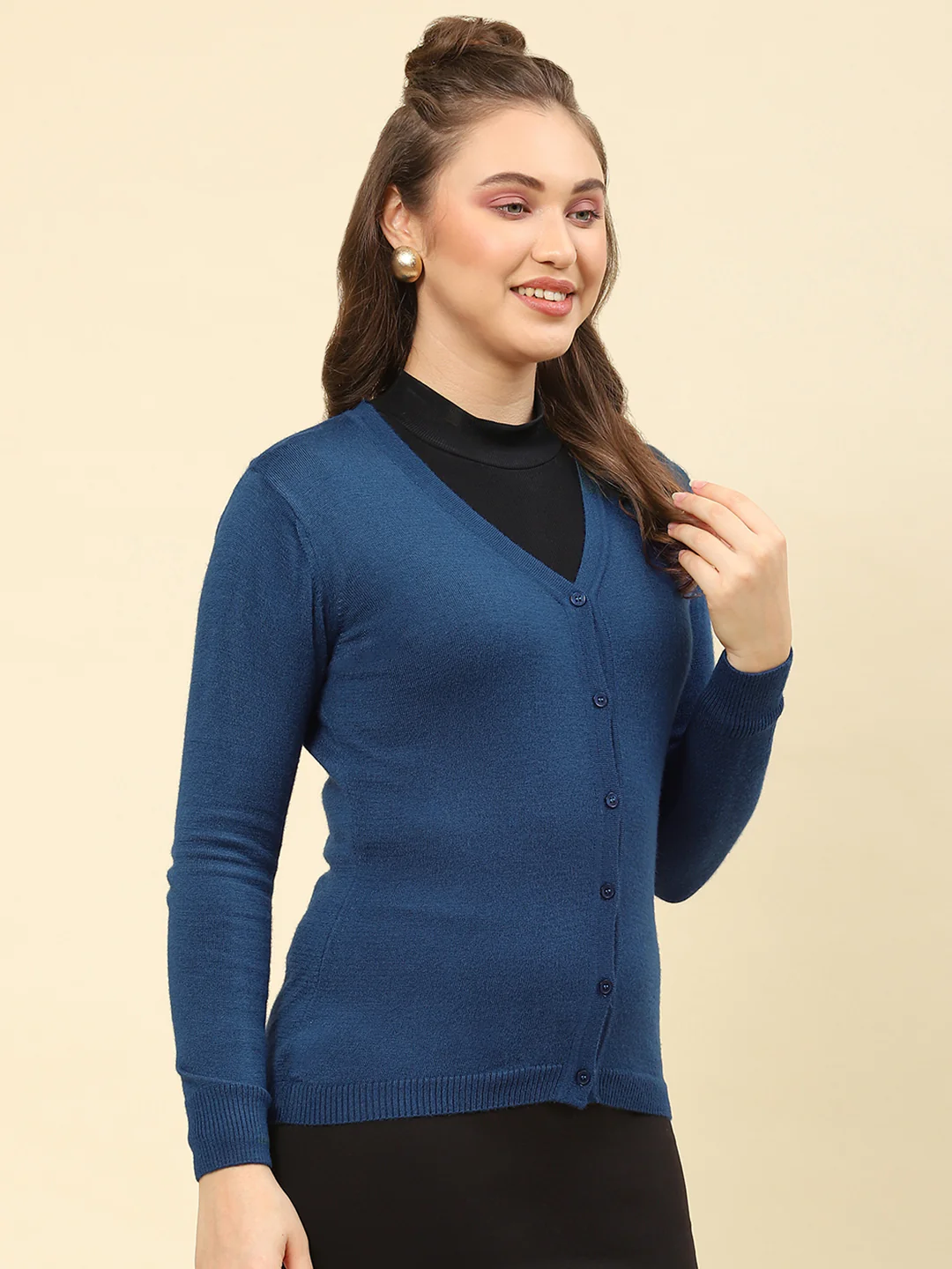Women Teal Blue Solid V Neck Full Sleeve Cardigan - Image 4