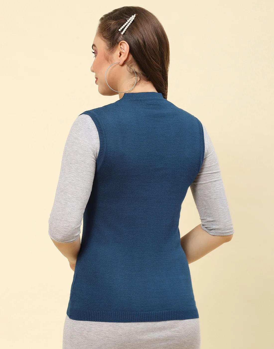 Women Teal Blue Solid V Neck Sleeveless Cardigan - Image 5