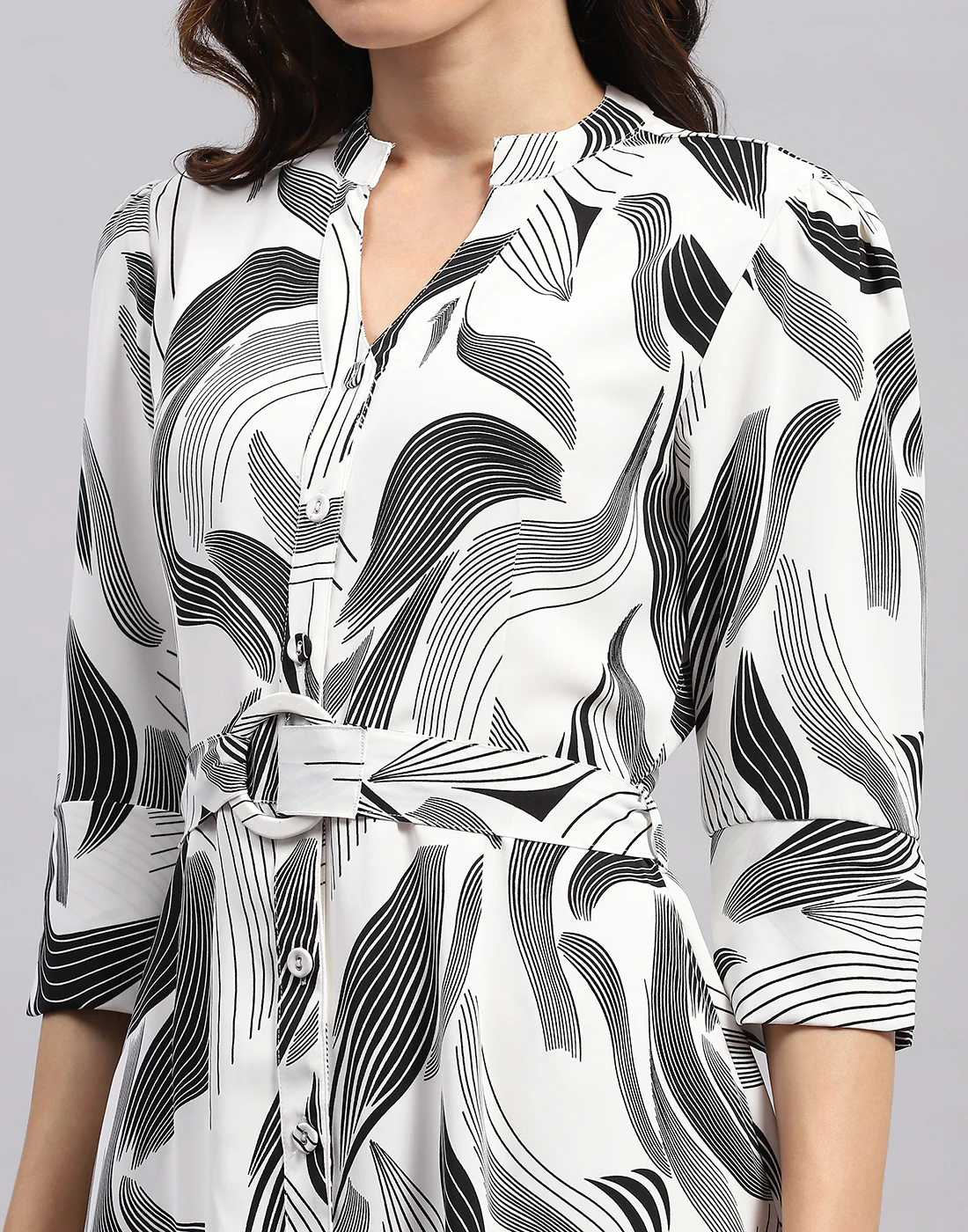 Women White Printed V Neck 3/4 Sleeve Tunic - Image 2