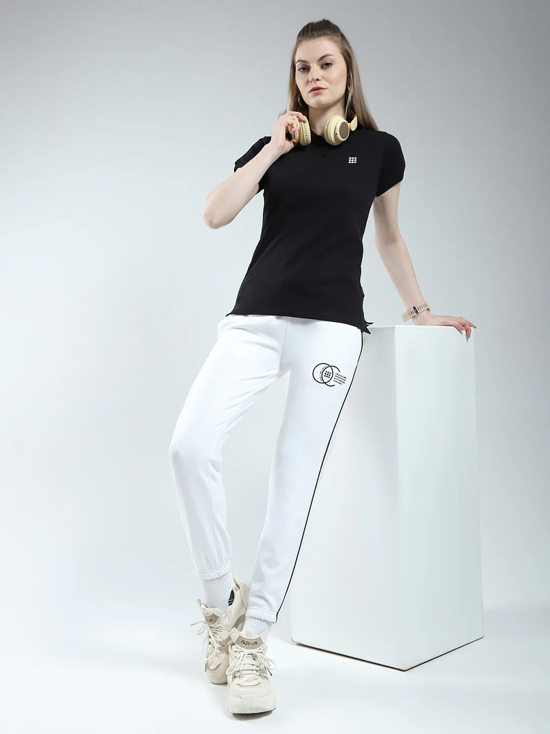 Rock.it Women White Solid Regular Fit Winter Lower - Image 2