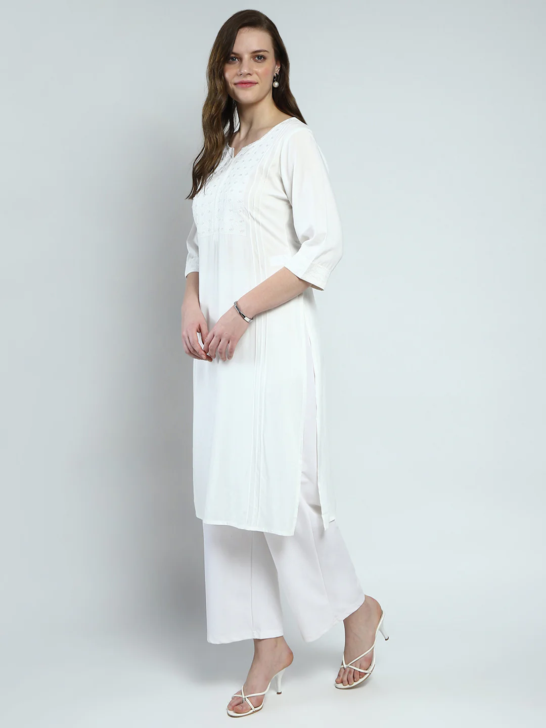 Women White Solid Round Neck 3/4th Sleeve Kurti - Image 3