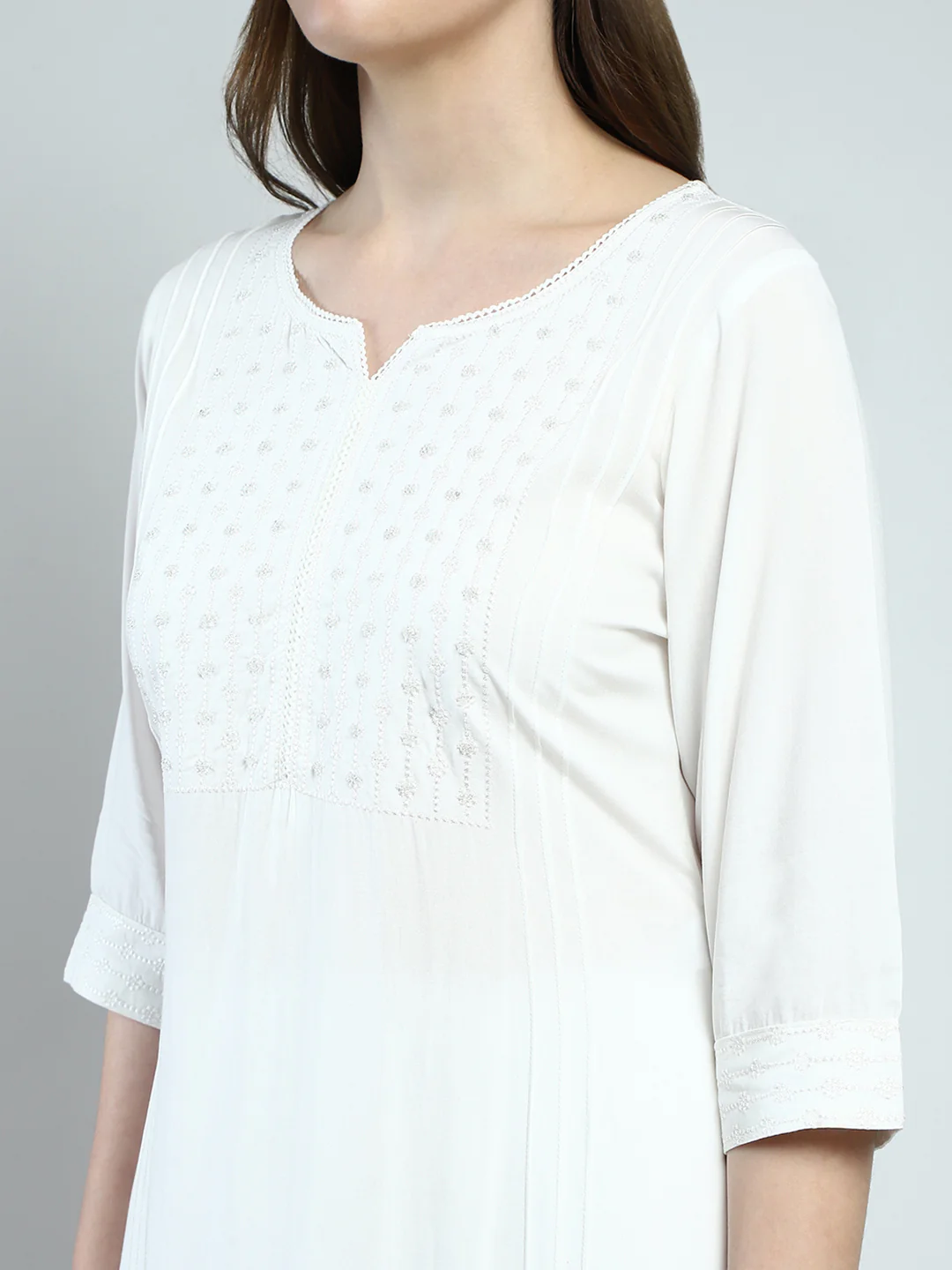 Women White Solid Round Neck 3/4th Sleeve Kurti - Image 7