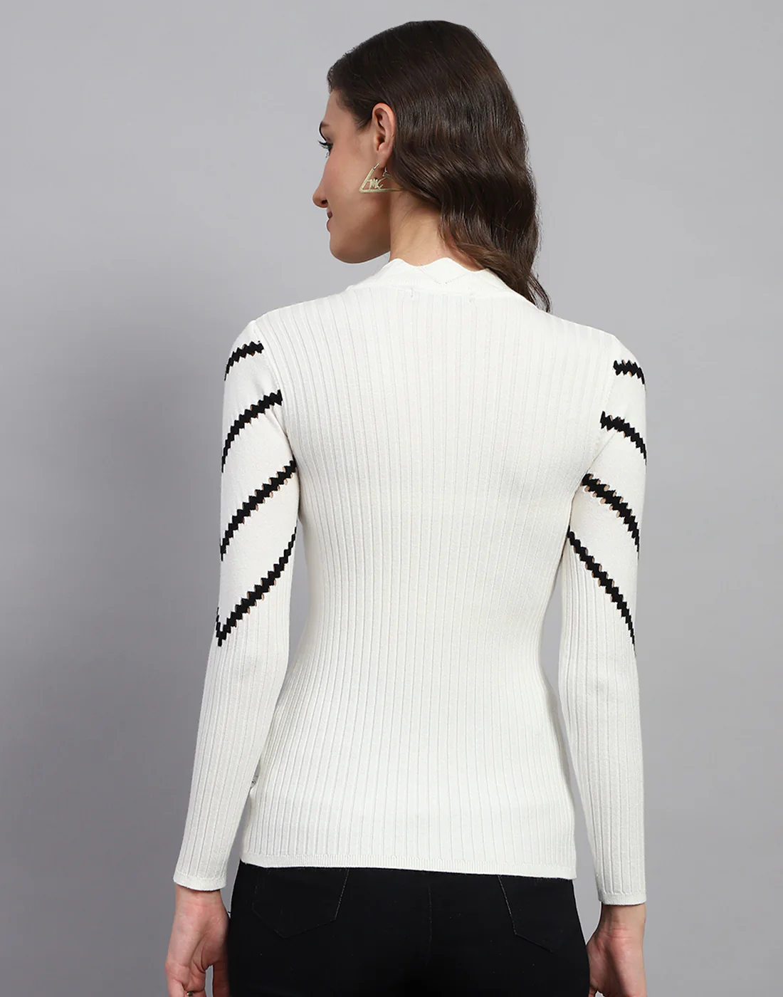 Women White Solid Round Neck Full Sleeve Sceavy - Image 6