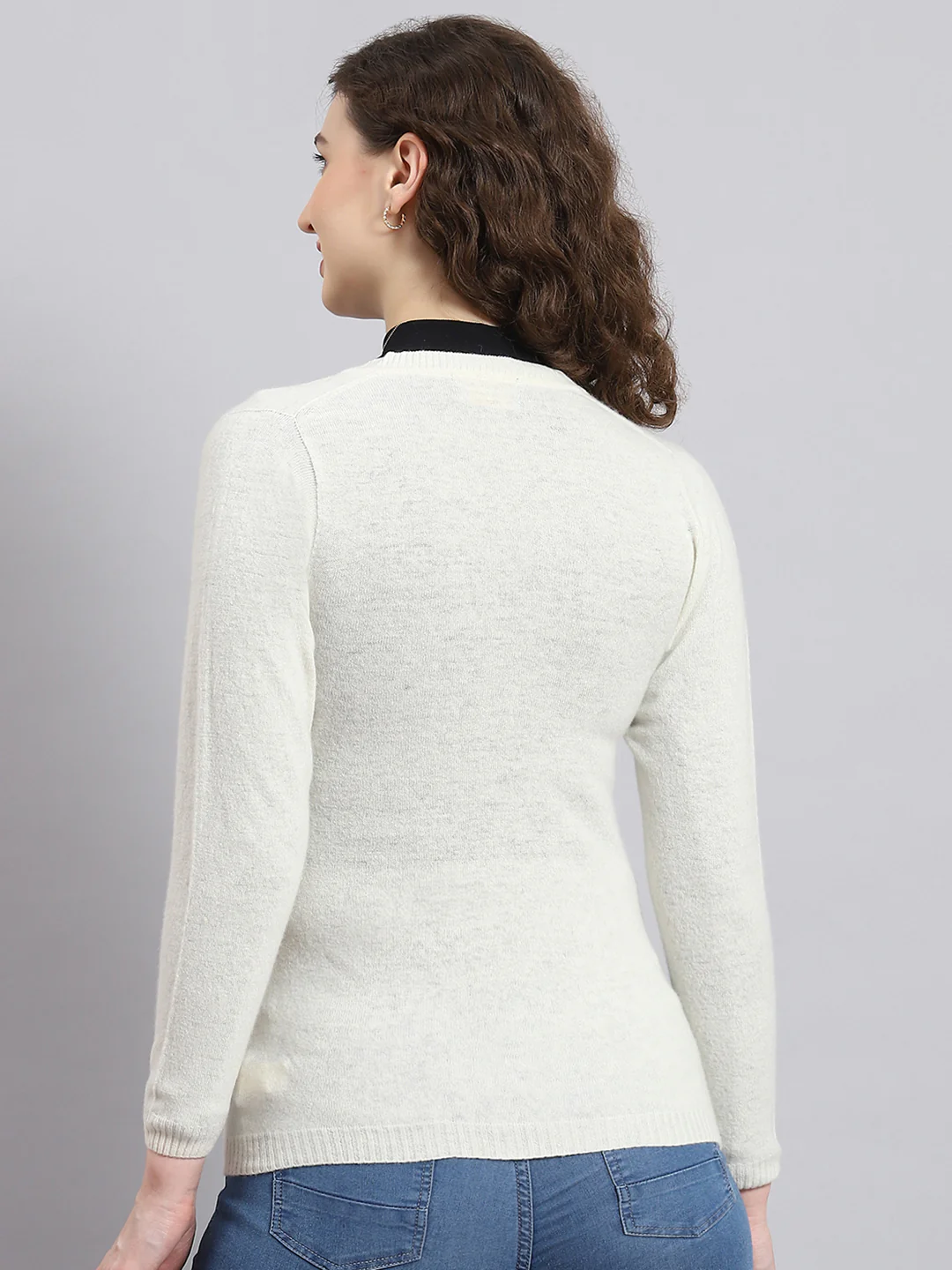 Women White Solid V Neck Full Sleeve Cardigan - Image 4