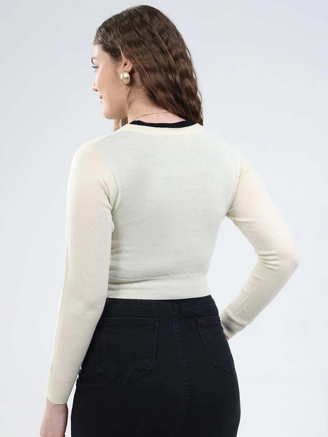 Women White Solid V Neck Full Sleeve Cardigan - Image 5