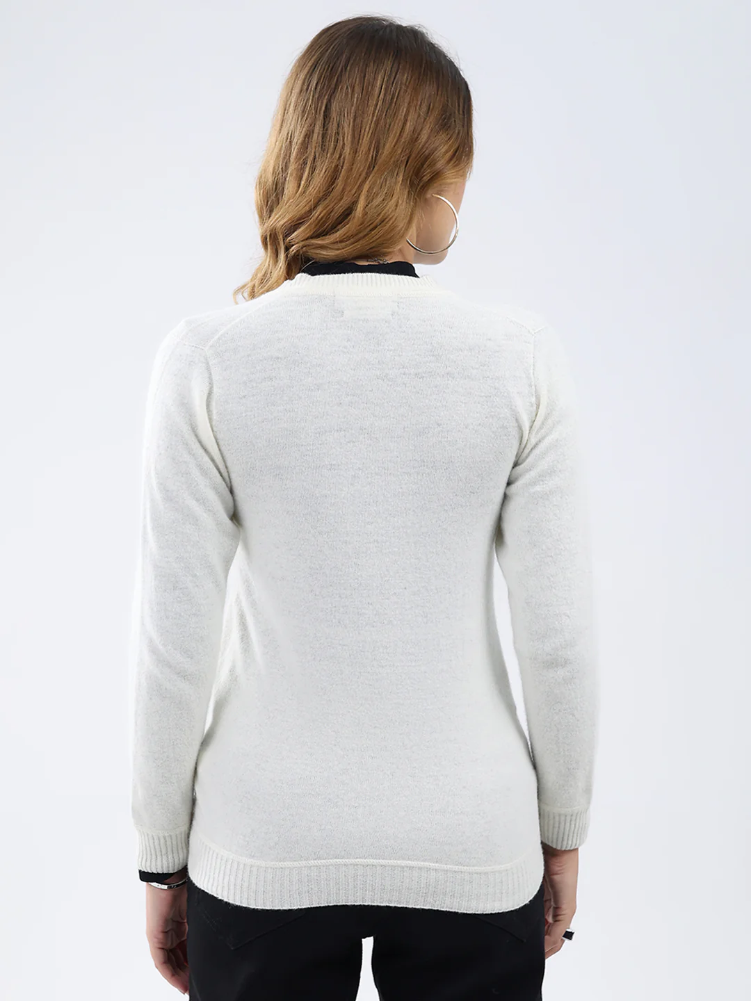 Women White Solid V Neck Full Sleeve Cardigan - Image 5