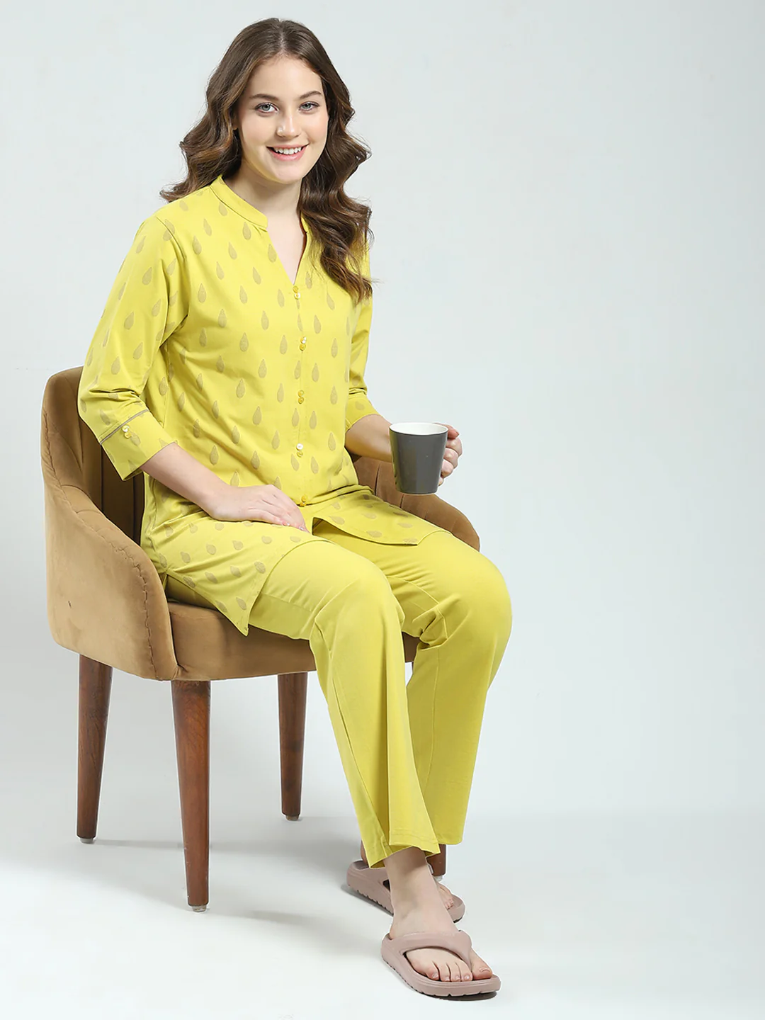 Women Yellow Printed Round Neck 3/4th Sleeve Lower Set - Image 2