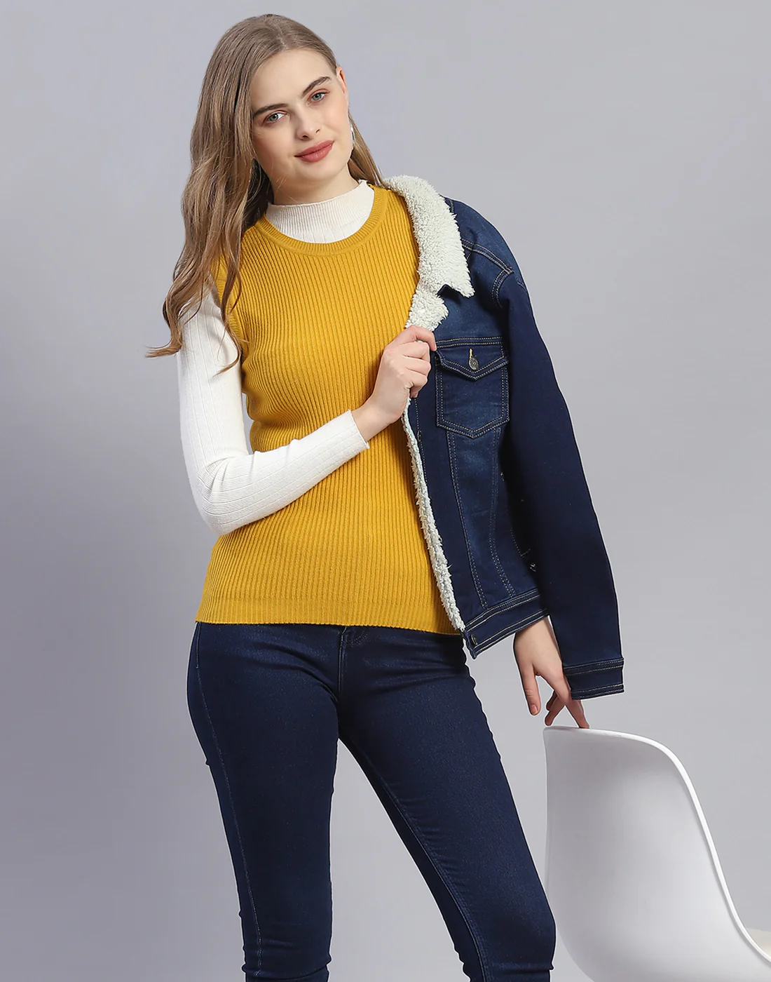 Women Yellow Solid Round Neck Sleeveless Sweater - Image 6