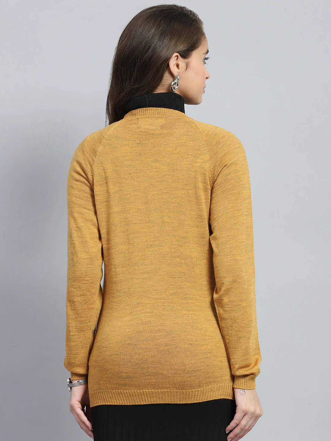 Women Yellow Solid V Neck Full Sleeve Cardigan - Image 5