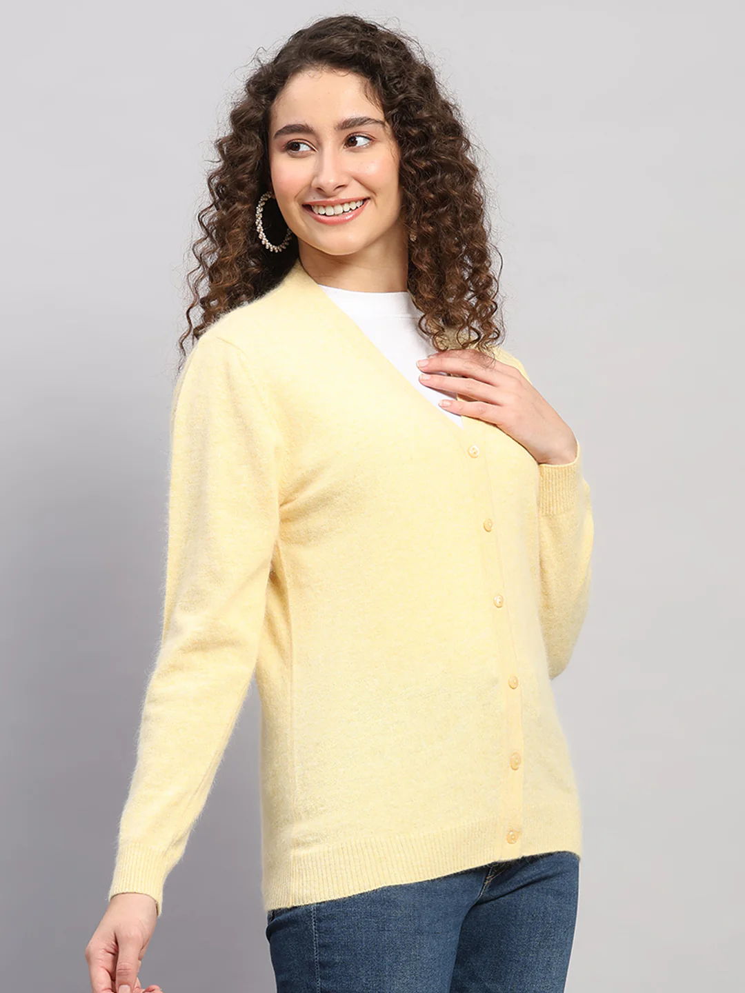 Women Yellow Solid V Neck Full Sleeve Cardigan - Image 4