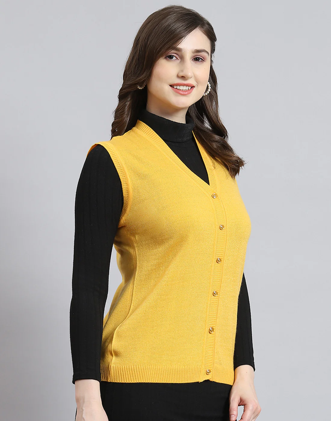 Women Yellow Solid V Neck Sleeveless Cardigan - Image 4